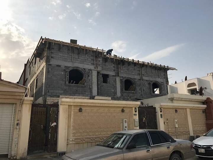 ترميم واجهة منزل بحي العارض
